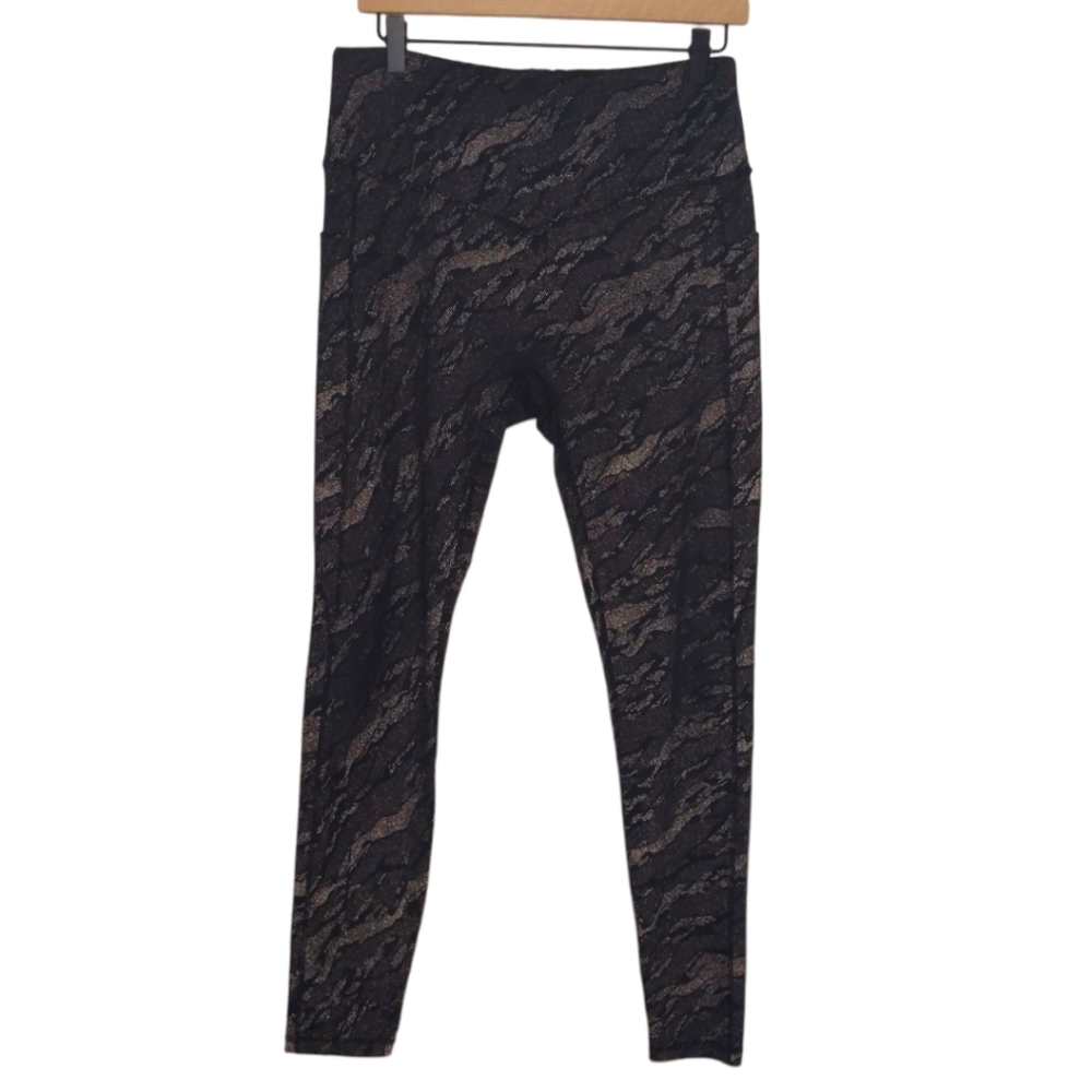 Curves and Combatboots XL Luminous Camo Leggings Black V4